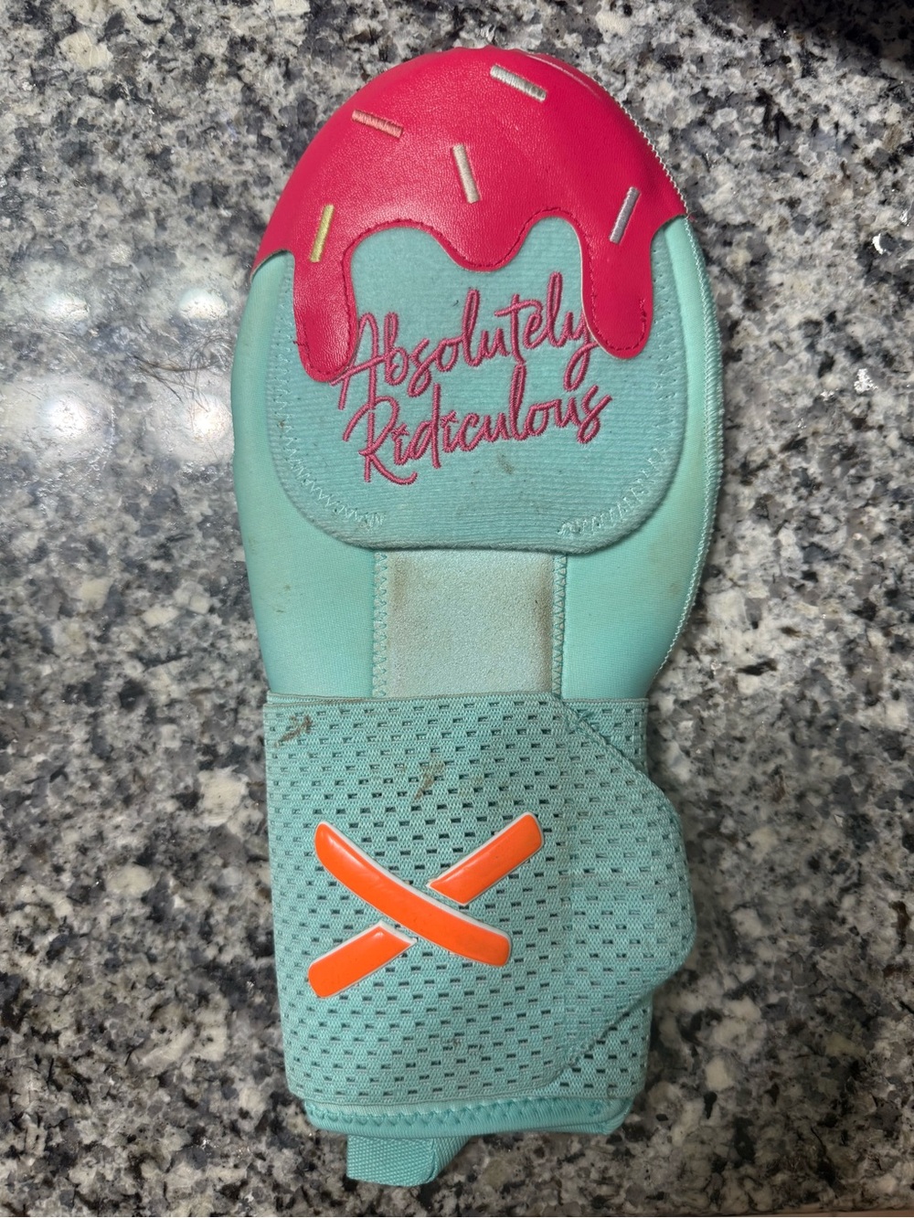 (ARIA) Absolutely Ridiculous Mint Sliding Mitt Good Condition